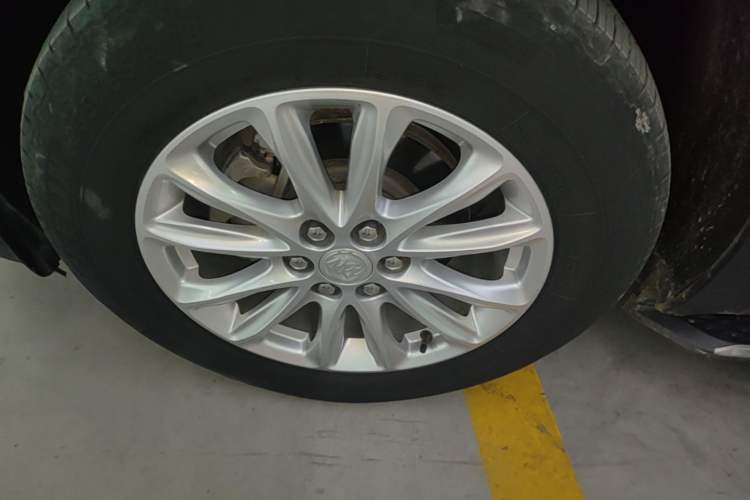 Used Buick Enclave 2020 28T Two-Wheel Drive Luxury Version Left Front Wheel Hub