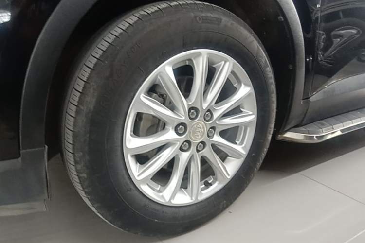 Used Buick Enclave 2020 28T Two-Wheel Drive Zhanqi Version Left Front Wheel Hub