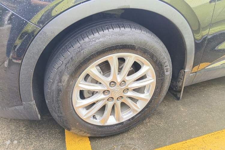 Used Buick Enclave 2020 28T Two-Wheel Drive Luxury Version Left Front Wheel Hub