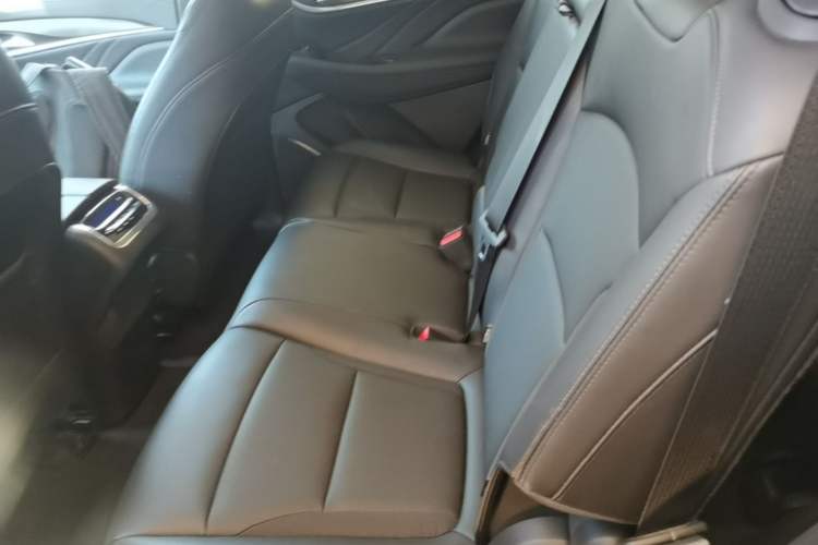 Used Buick Enclave 2020 28T Two-Wheel Drive Zhanqi Version Left Rear Seat