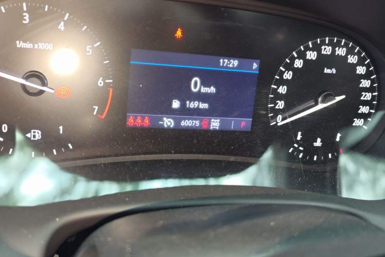 Used Buick Enclave 2020 28T Four-Wheel Drive Luxury Flagship Edition Odometer Close Up