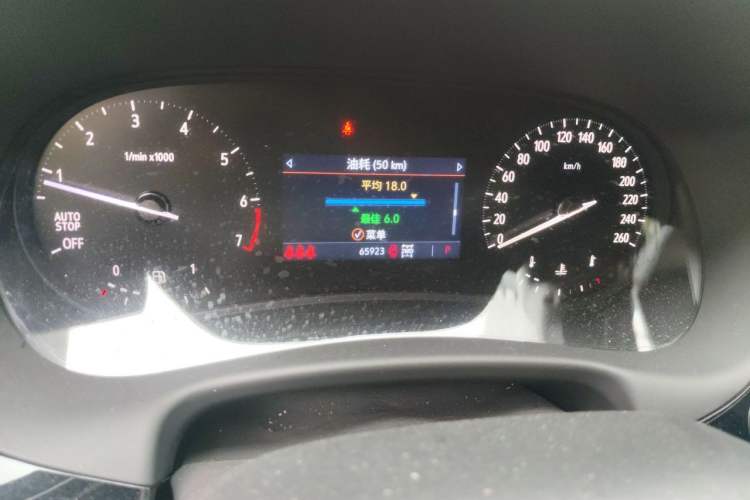 Used Buick Enclave 2020 28T Four-Wheel Drive Prestige Version Odometer Close Up