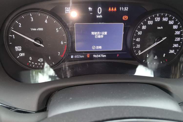 Used Buick Enclave 2020 28T Four-Wheel Drive Luxury Flagship Edition Odometer Close Up