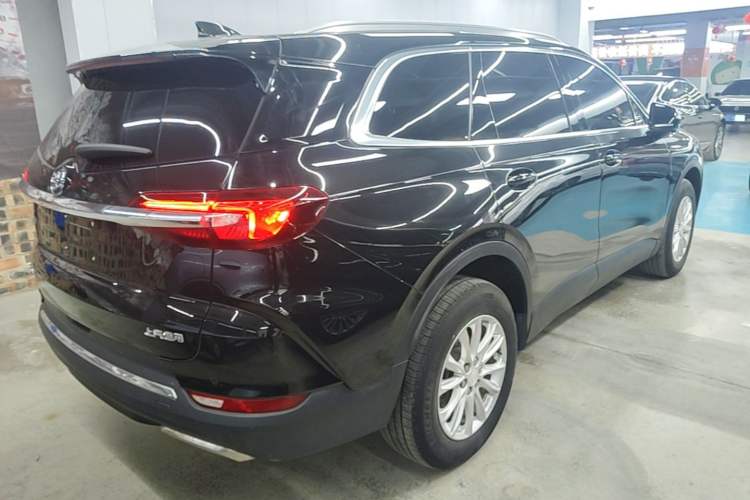 Used Buick Enclave 2020 28T Two-Wheel Drive Luxury Version Rear Right 45 Deg