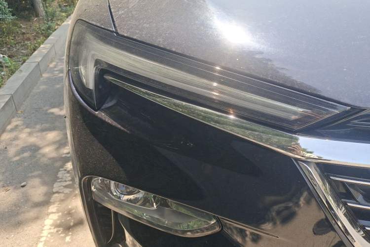 Used Buick Enclave 2020 28T Two-Wheel Drive Zhanqi Version Right Front Headlight