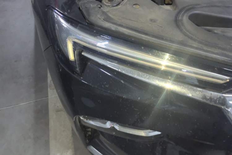 Used Buick Enclave 2020 28T Four-Wheel Drive Flagship Version Right Front Headlight