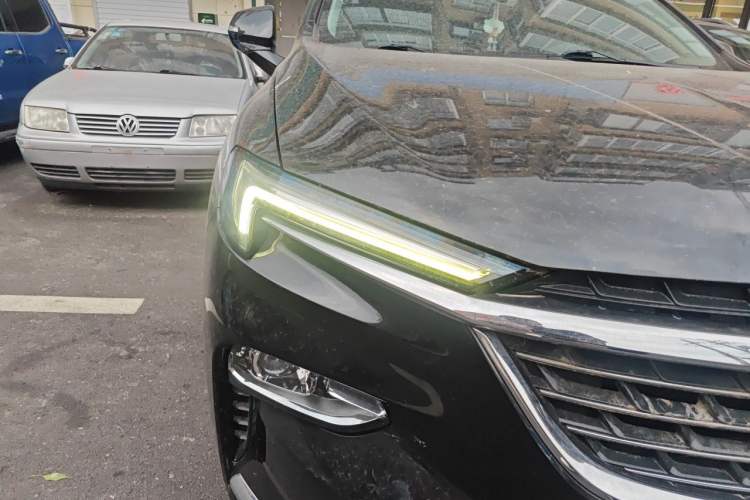 Used Buick Enclave 2020 28T Two-Wheel Drive Prestige Version Right Front Headlight