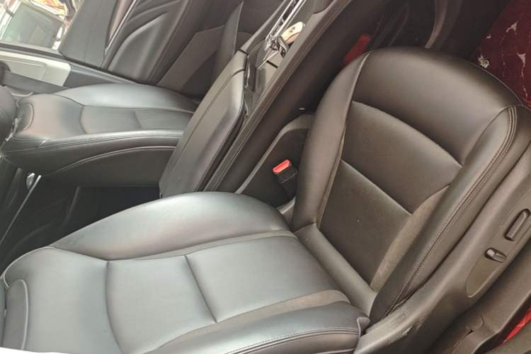 Used Buick Enclave 2020 28T Two-Wheel Drive Luxury Version Right Front Seat