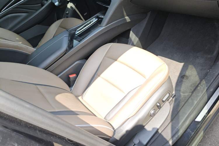Used Buick Enclave 2020 28T Four-Wheel Drive Flagship Version Right Front Seat