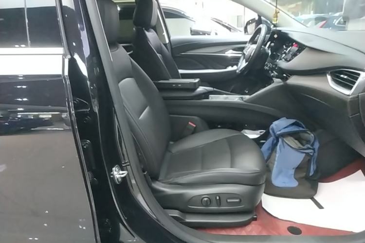 Used Buick Enclave 2020 28T Two-Wheel Drive Prestige Version Right Front Seat