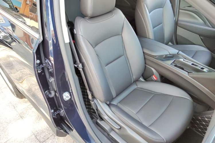 Used Buick Enclave 2020 28T Two-Wheel Drive Zhanqi Version Right Front Seat