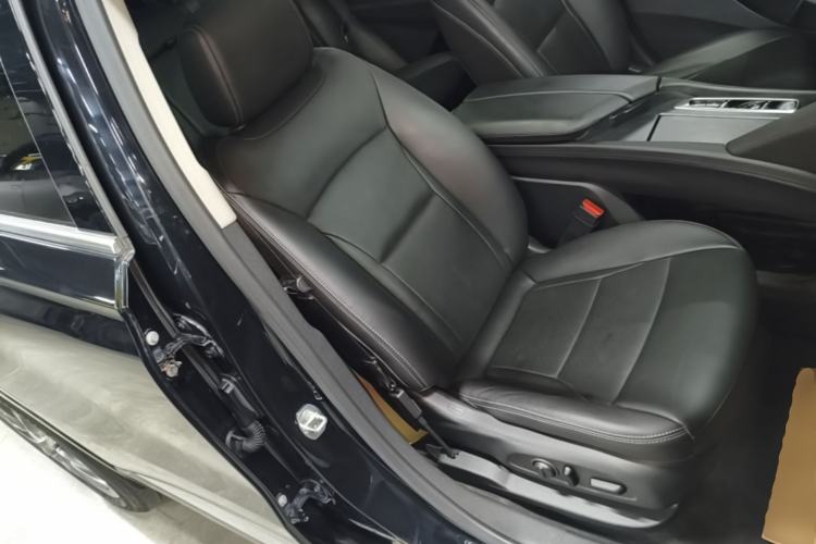 Used Buick Enclave 2020 28T Four-Wheel Drive Prestige Version Right Front Seat