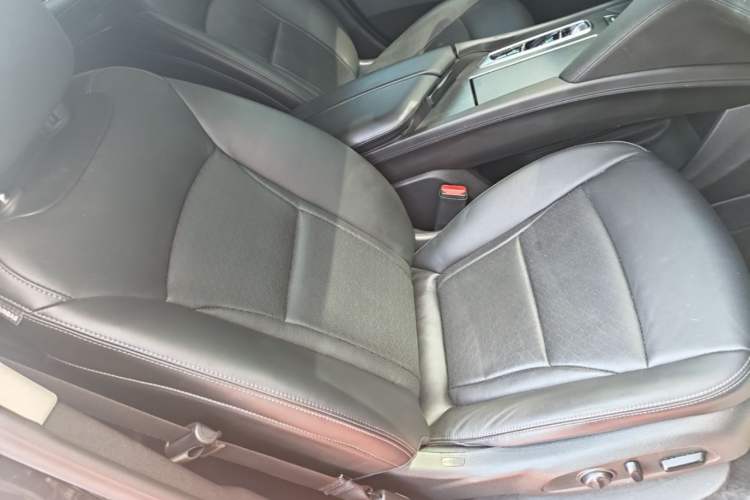 Used Buick Enclave 2020 28T Two-Wheel Drive Prestige Version Right Front Seat