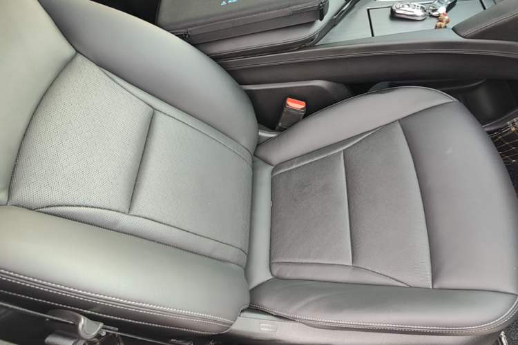 Used Buick Enclave 2020 28T Two-Wheel Drive Prestige Version Right Front Seat