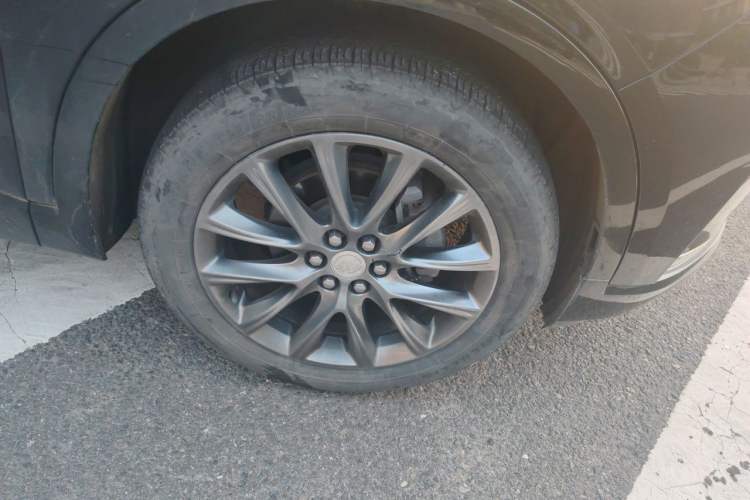 Used Buick Enclave 2020 28T Four-Wheel Drive Prestige Version Right Front Wheel Hub