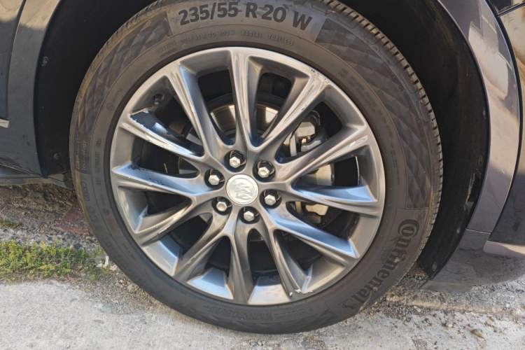 Used Buick Enclave 2020 28T Four-Wheel Drive Prestige Version Right Front Wheel Hub