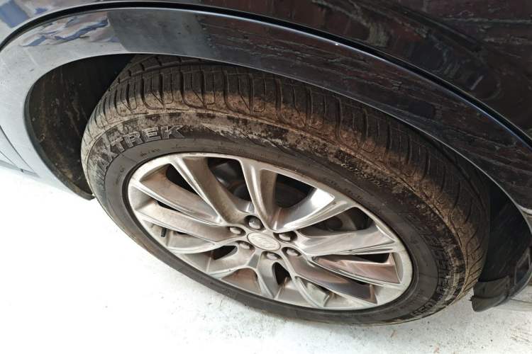 Used Buick Enclave 2020 28T Four-Wheel Drive Luxury Flagship Edition Right Front Wheel Hub