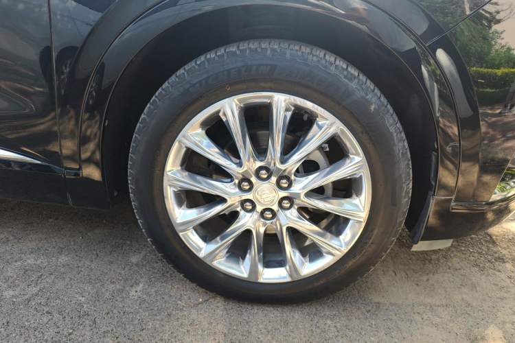 Used Buick Enclave 2020 28T Four-Wheel Drive Flagship Version Right Front Wheel Hub