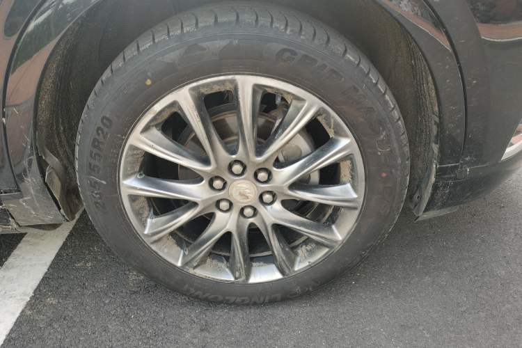 Used Buick Enclave 2020 28T Two-Wheel Drive Prestige Version Right Front Wheel Hub