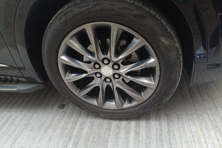 Used Buick Enclave 2020 28T Two-Wheel Drive Prestige Version Right Front Wheel Hub