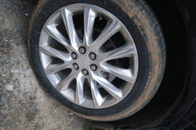 Used Buick Enclave 2020 28T Four-Wheel Drive Flagship Version Right Front Wheel Hub
