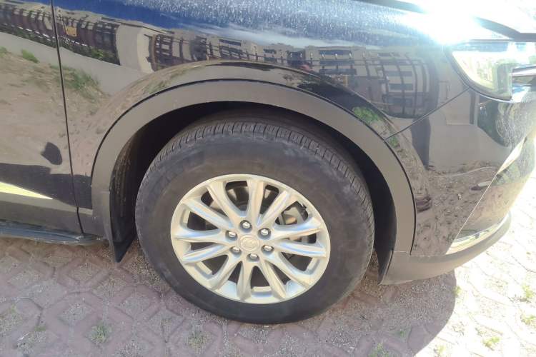 Used Buick Enclave 2020 28T Two-Wheel Drive Zhanqi Version Right Front Wheel Hub