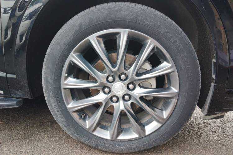 Used Buick Enclave 2020 28T Two-Wheel Drive Prestige Version Right Front Wheel Hub