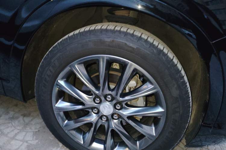 Used Buick Enclave 2020 28T Four-Wheel Drive Prestige Version Right Front Wheel Hub