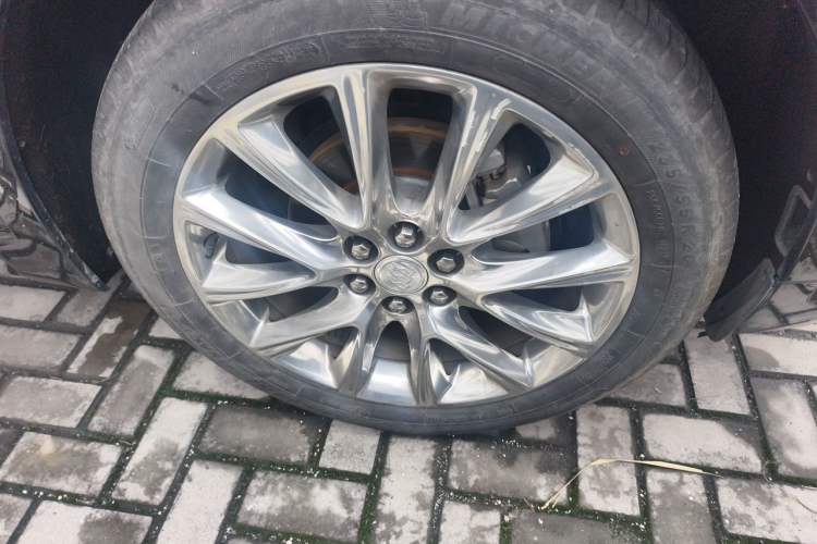 Used Buick Enclave 2020 28T Four-Wheel Drive Flagship Version Right Front Wheel Hub