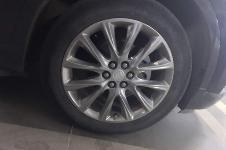 Used Buick Enclave 2020 28T Four-Wheel Drive Flagship Version Right Front Wheel Hub