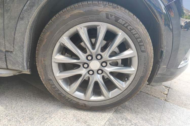 Used Buick Enclave 2020 28T Four-Wheel Drive Prestige Version Right Front Wheel Hub