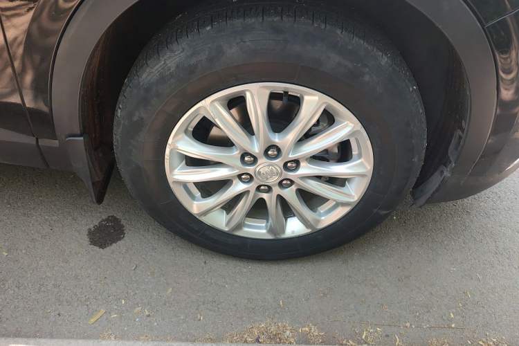 Used Buick Enclave 2020 28T Two-Wheel Drive Zhanqi Version Right Front Wheel Hub