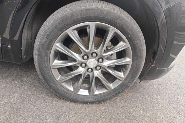Used Buick Enclave 2020 28T Two-Wheel Drive Prestige Version Right Front Wheel Hub