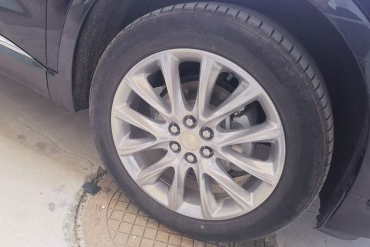 Used Buick Enclave 2020 28T Four-Wheel Drive Luxury Flagship Edition Right Front Wheel Hub