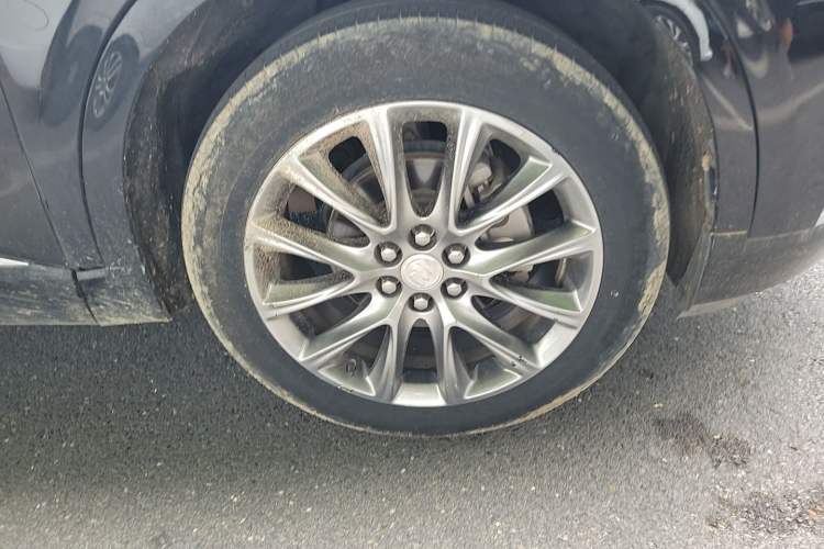 Used Buick Enclave 2020 28T Four-Wheel Drive Prestige Version Right Front Wheel Hub