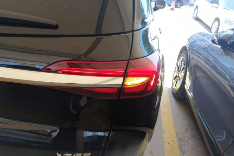 Used Buick Enclave 2020 28T Two-Wheel Drive Zhanqi Version Right Rear Taillight