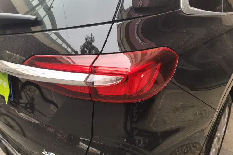 Used Buick Enclave 2020 28T Four-Wheel Drive Luxury Flagship Edition Right Rear Taillight