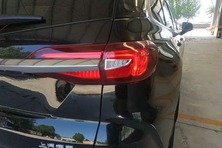 Used Buick Enclave 2020 28T Four-Wheel Drive Luxury Flagship Edition Right Rear Taillight