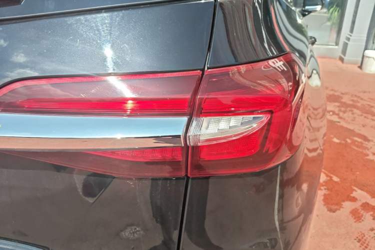 Used Buick Enclave 2020 28T Two-Wheel Drive Prestige Version Right Rear Taillight