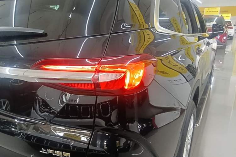 Used Buick Enclave 2020 28T Two-Wheel Drive Zhanqi Version Right Rear Taillight