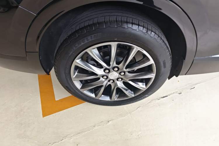 Used Buick Enclave 2020 28T Two-Wheel Drive Prestige Version Right Rear Wheel Hub