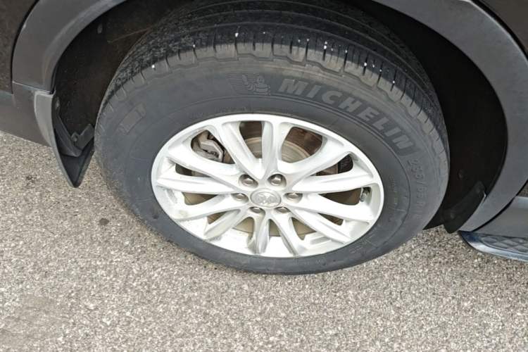 Used Buick Enclave 2020 28T Two-Wheel Drive Luxury Version Right Rear Wheel Hub