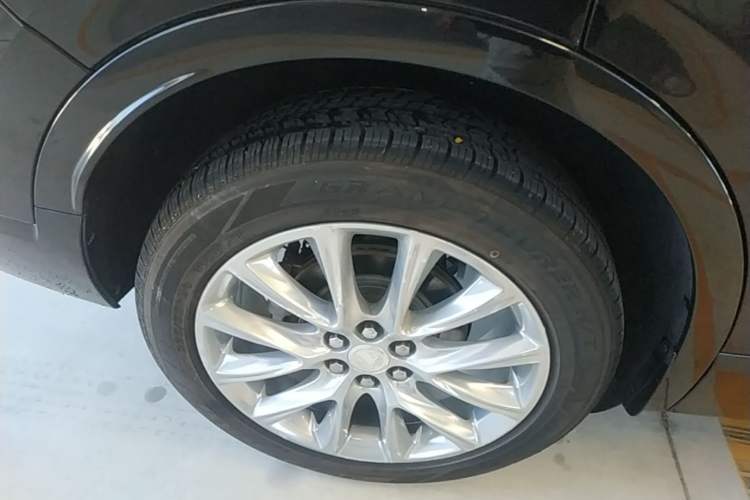 Used Buick Enclave 2020 28T Four-Wheel Drive Luxury Flagship Edition Right Rear Wheel Hub