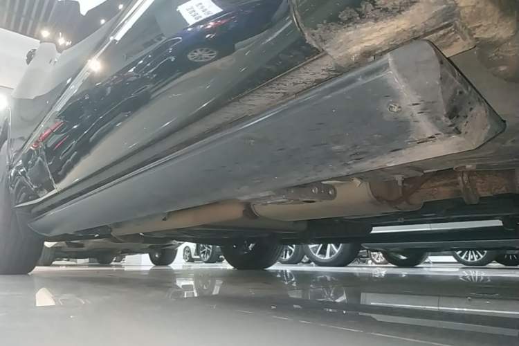 Used Buick Enclave 2020 28T Two-Wheel Drive Prestige Version Right Side Sill