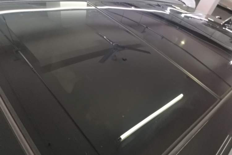Used Buick Enclave 2020 28T Two-Wheel Drive Luxury Version Roof