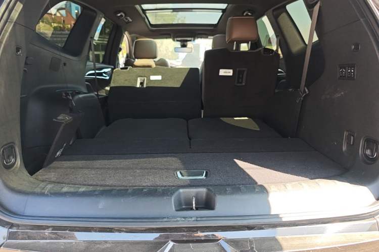 Used Buick Enclave 2020 28T Four-Wheel Drive Flagship Version Trunk