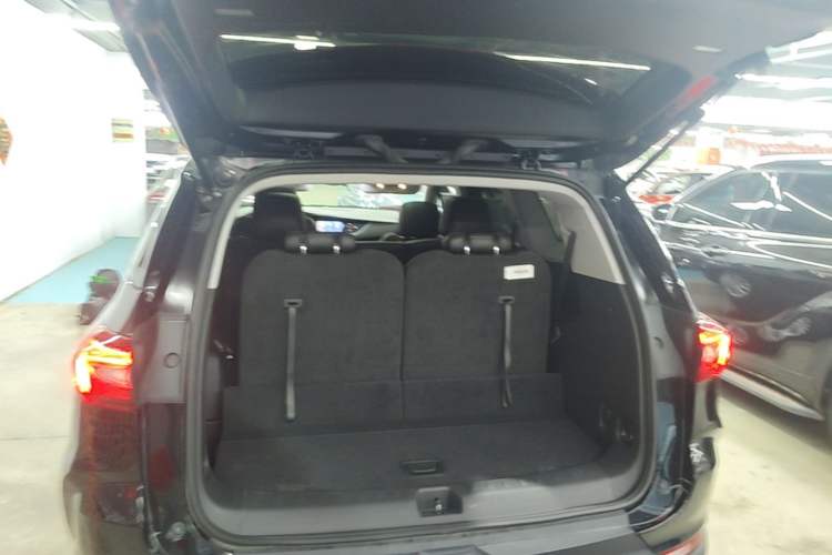 Used Buick Enclave 2020 28T Two-Wheel Drive Luxury Version Trunk