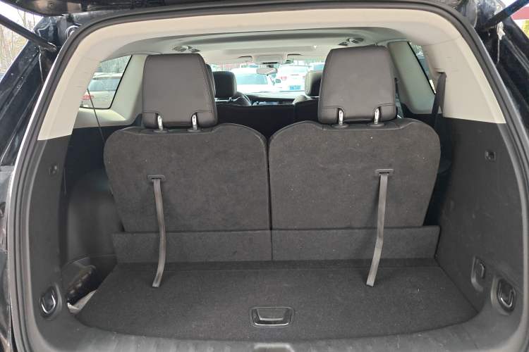 Used Buick Enclave 2020 28T Two-Wheel Drive Zhanqi Version Trunk