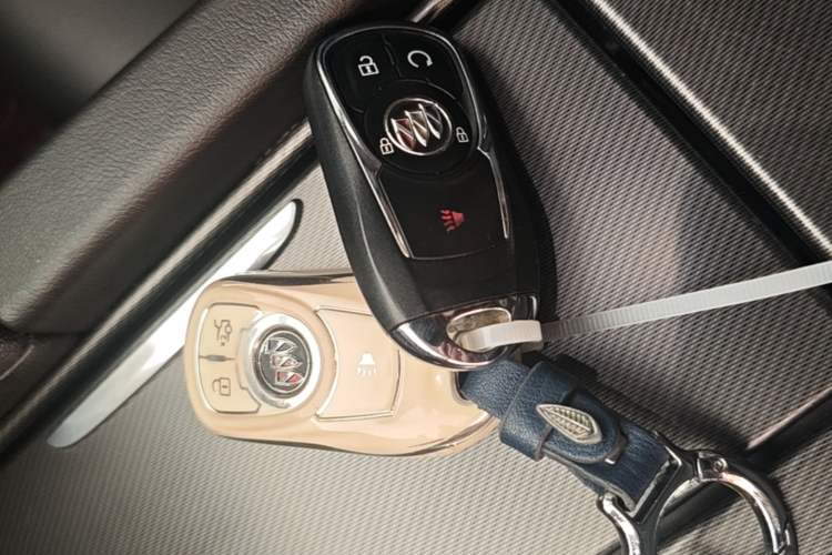 Used Buick Enclave 2020 28T Two-Wheel Drive Luxury Version Vehicle Key
