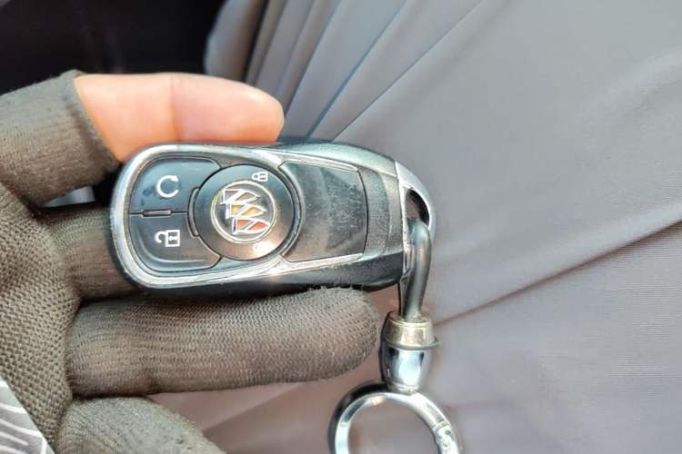Used Buick Enclave 2020 28T Two-Wheel Drive Zhanqi Version Vehicle Key